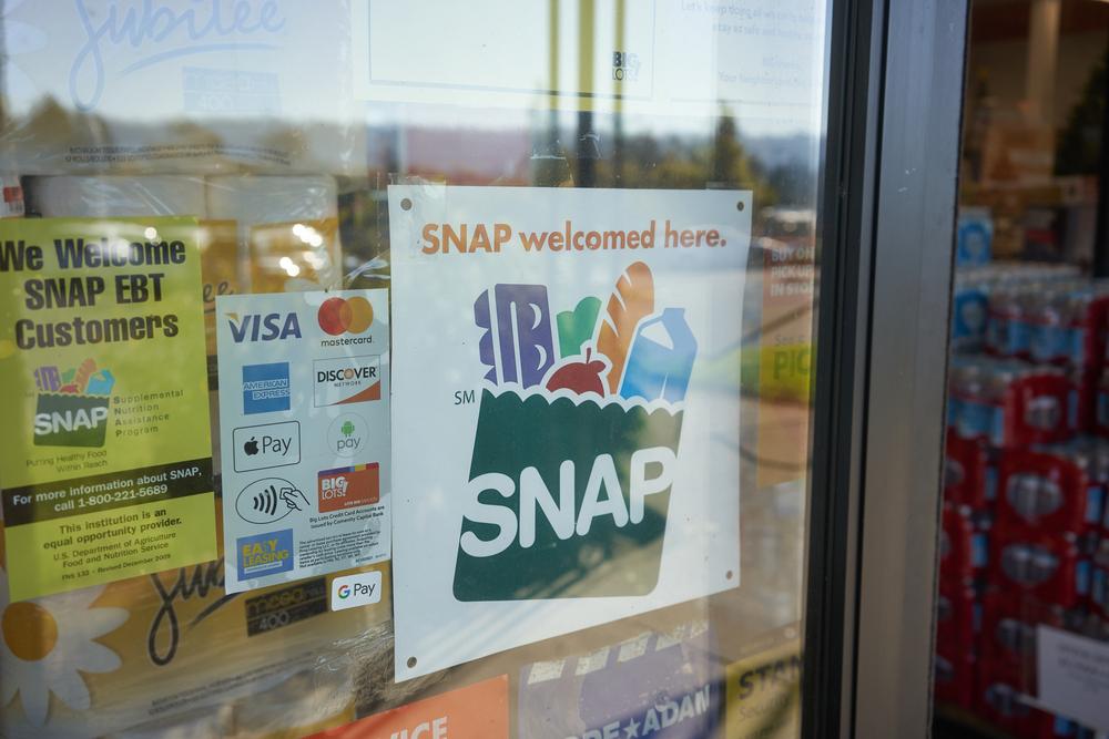 A SNAP sign in an Oregon store window A SNAP sign in an Oregon store window