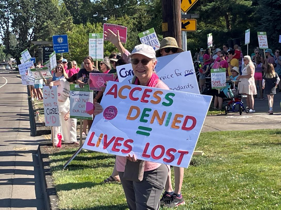 Oregon nurses rally to save maternity centers