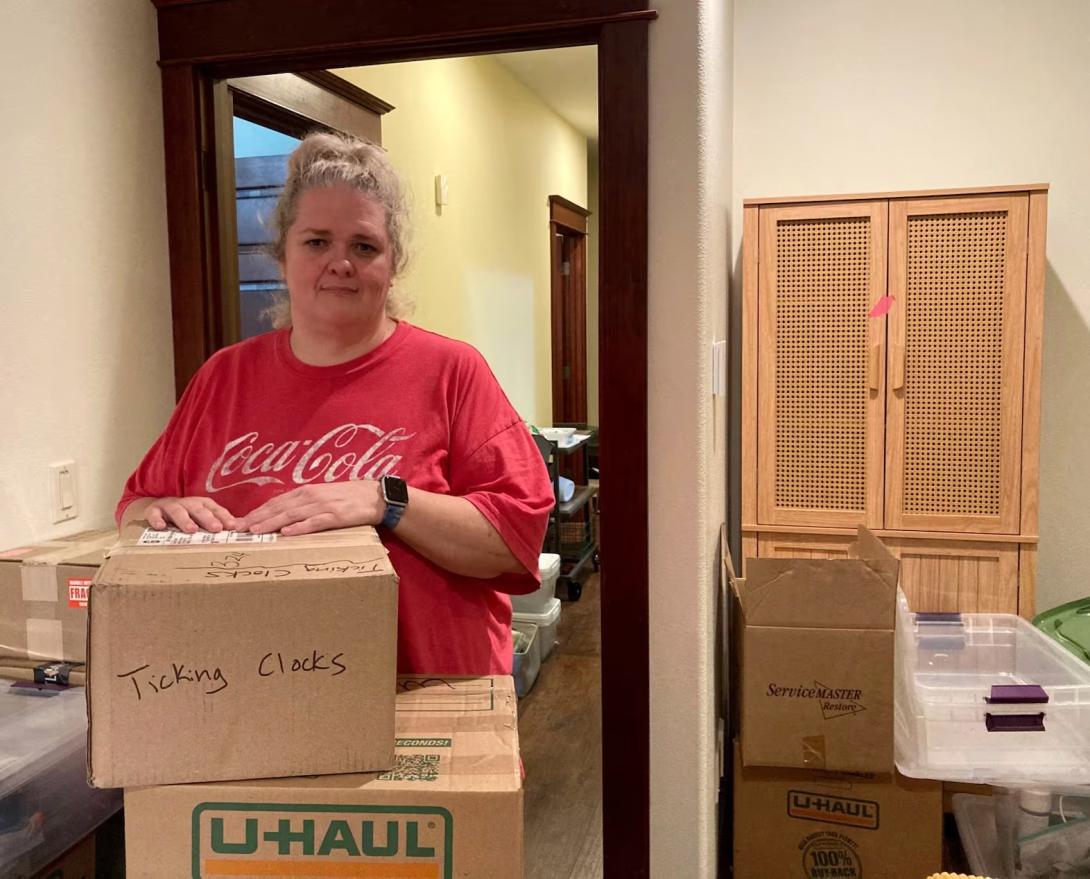 Heather Murdoch-Medema packs up her apartment in Seaside, Ore. on Oct. 30, 2025.
