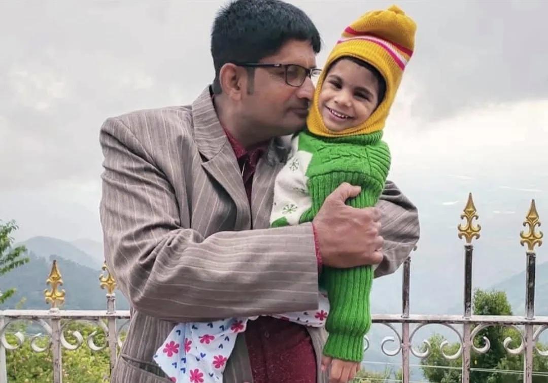 Deep Sankar Dasgupta with daughter Deepanwita Dasgupta, when she was 3 years old. 