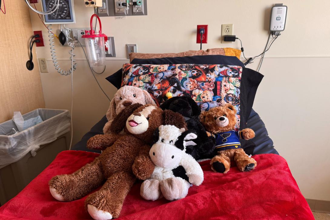 The hospital bed of a teenager who was kept after discharge.