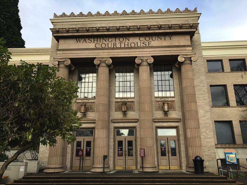 The front of the Washington County Courthouse.